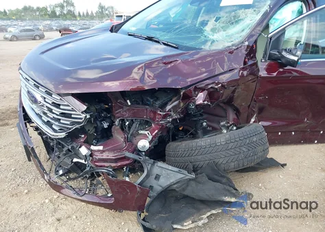 2024 Ford Edge Titanium z USA, uszkodzony, nr VIN 2FMPK4K95RBA73867